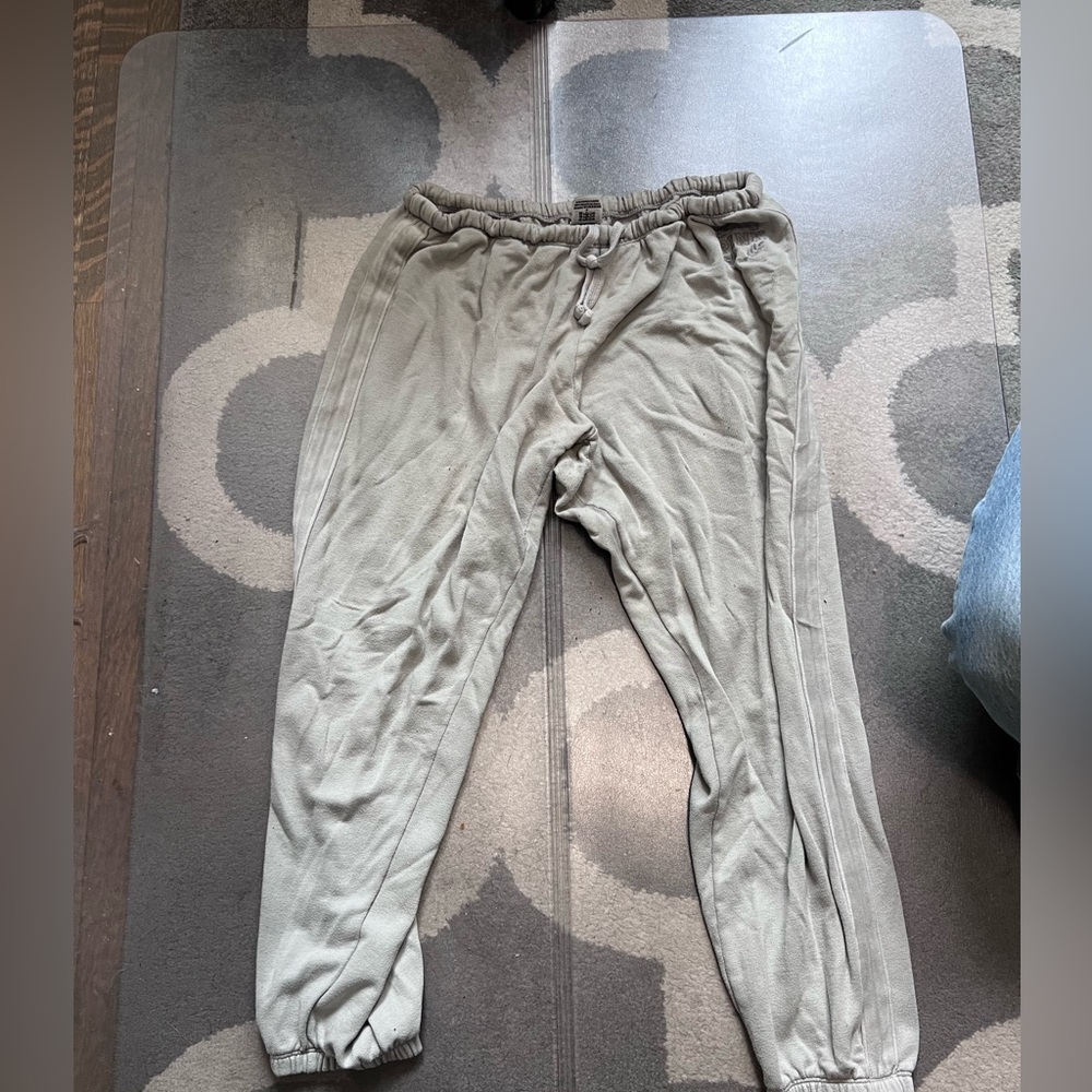 VS PINK SWEATPANTS